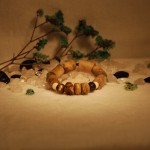 Vòng tay trầm phối đá Favortable 70