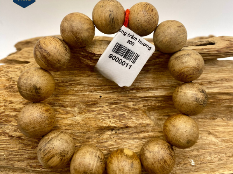 Vòng trầm hương 200