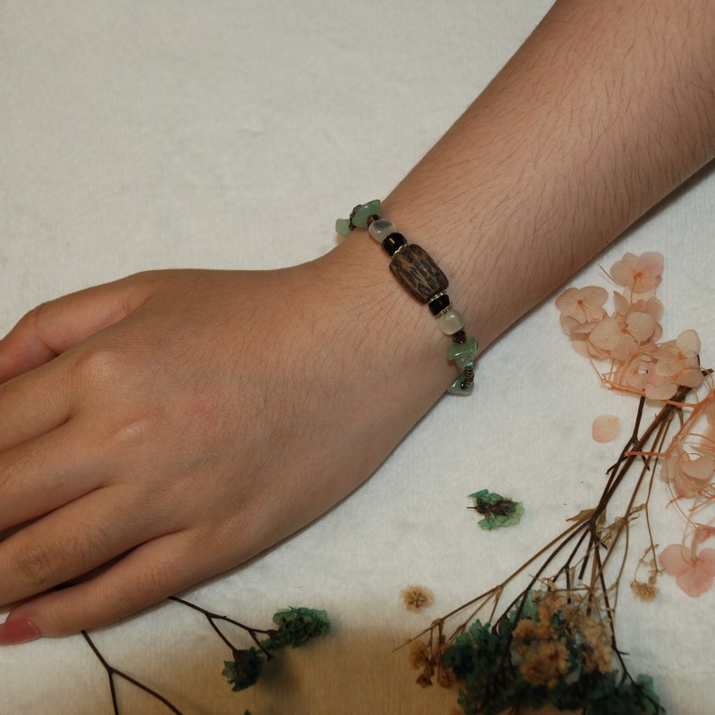 Vòng trầm phối đá Carpentry 190