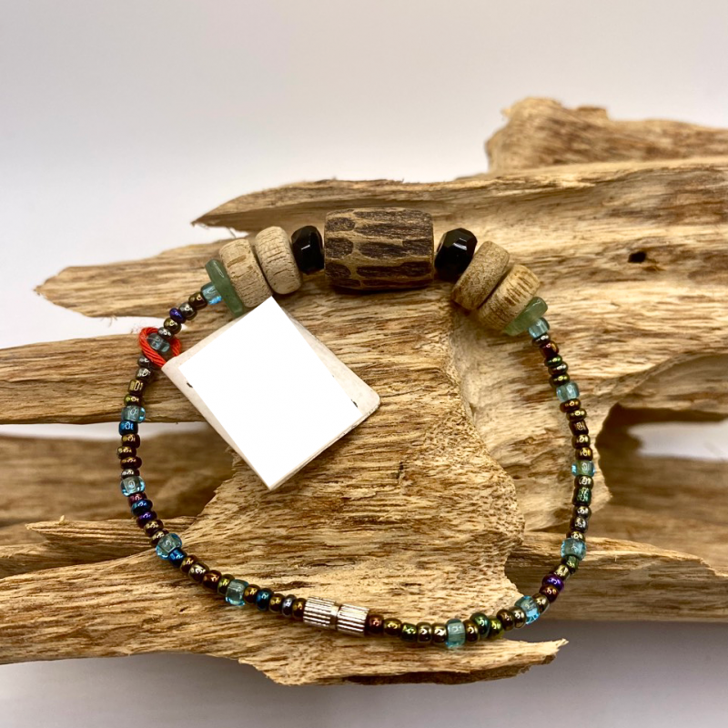 Vòng trầm phối đá Carpentry 190