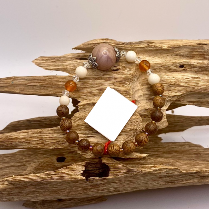 Vòng tay trầm phối đá pure love 96